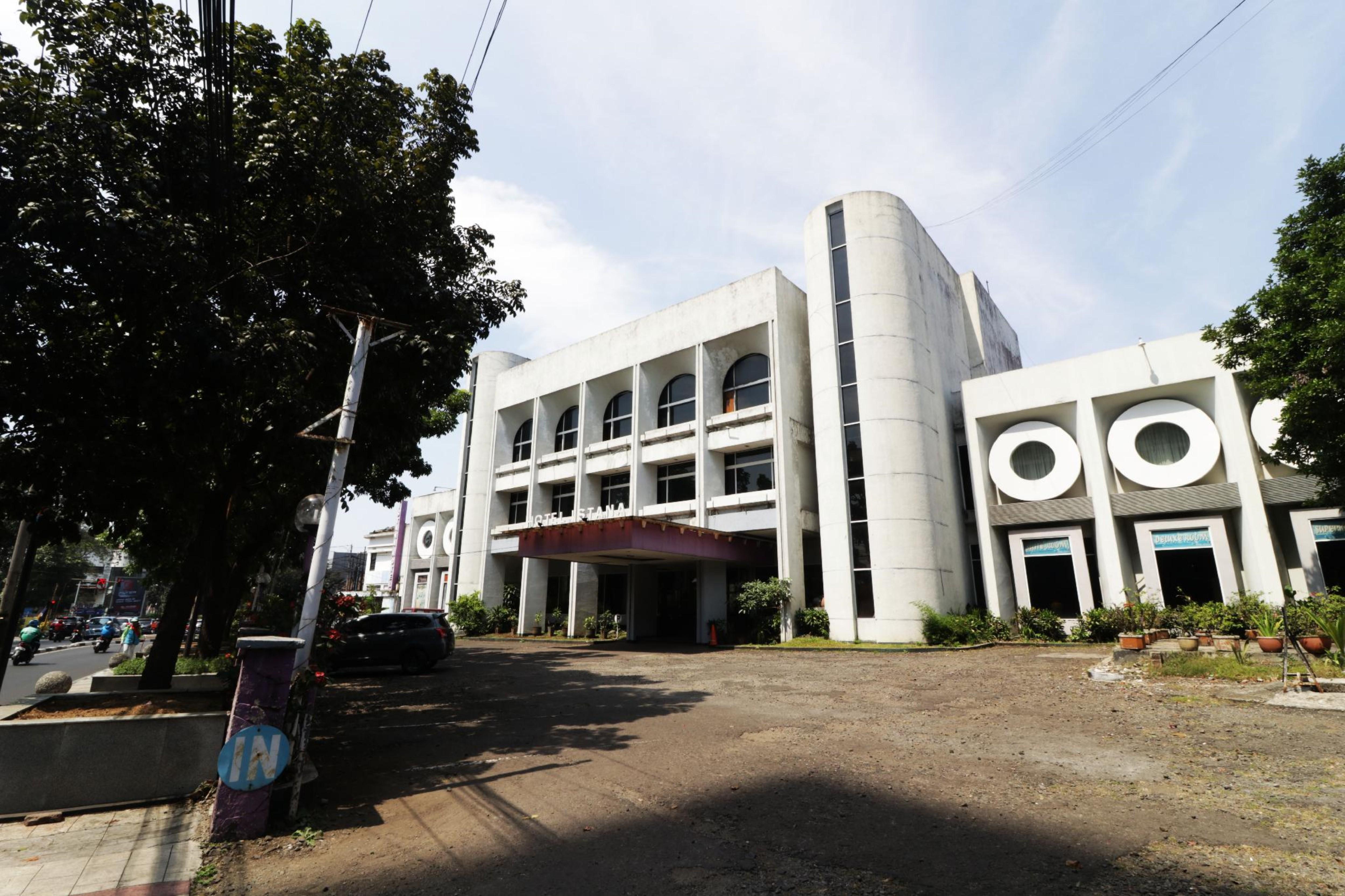 Hotel Istana Bandung Exterior photo