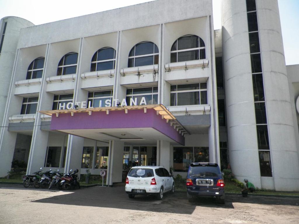 Hotel Istana Bandung Exterior photo